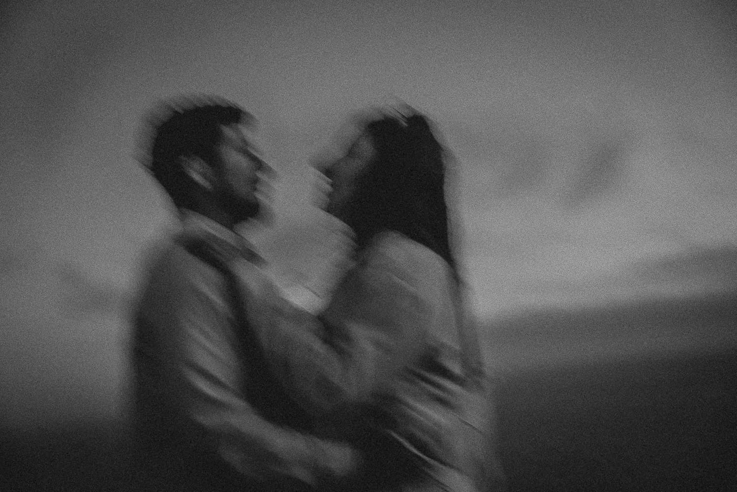 Fotografía de save the date en Ensenada Baja California por Jesús Amaya fotógrafo de bodas destino en México